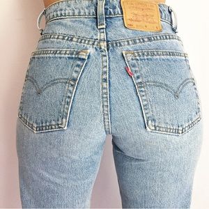 Levi’s 550 vintage light wash tapered mom jeans